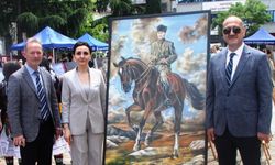 “ATATÜRK” GÖRSELİ SERGİYE DAMGA VURDU