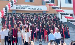 Beşikdüzü Anadolu Lisesi 15. Mezunlarından 80 Öğrenci Kep Fırlattı