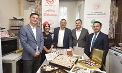 12 KIZ ÇOCUK BUTİK ÇİKOLATA ÜRETİMİ EĞİTİMİ ALIYOR