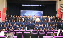 BAŞKAN GENÇ'TEN YENİ İTFAİYE PERSONELİNE TALİMAT: "VAZİFE BİLİNCİ VE SORUMLULUĞUNDAN ASLA TAVİZ VERMEYECEĞİZ!"