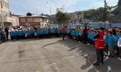 “KIZILAY, İNSANLIK ADINA FEDAKÂRLIĞIN VE MERHAMETİN SEMBOLÜDÜR