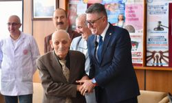 BAŞKAN YARDIMCISI ARSLAN’DAN OKULLARA ‘ÖĞRETMENLER GÜNÜ’ ZİYARETİ