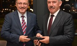 GÖREVİNİ DEVREDEN SOSYAL HİZMETLER DAİRE BAŞKANI ÇİMŞİT’E VEDA