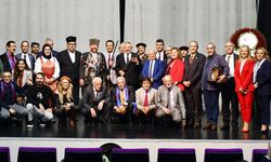 TRABZON’DA BAŞARILI GAZETECİLER ÖDÜLLERİNİ VE PLAKETLERİNİ ALDILAR