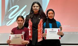 ŞALPAZARI İLÇE KAYMAKAMI ÖĞRENCİLERE BAŞARI BELGELERİ TAKDİMİ