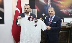 TRABZONSPOR KULÜBÜ BAŞKANI ERTUĞRUL DOĞAN, VAKFIKEBİR BELEDİYE BAŞKANI FUAT KOÇAL’I ZİYARET ETTİ