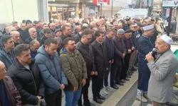 ÖĞRETMEN ŞİŞMANOĞLU SEVENLERİNİ ÜZDÜ