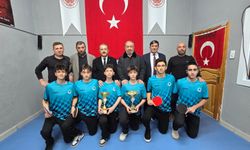 BAŞKAN KOÇAL’DAN ŞAMPİYON RAKETLERE TEBRİK ZİYARETİ