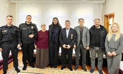 KAYMAKAM YERLİKAYA TERÖR GAZİSİNİ EVİNDE ZİYARET ETTİ