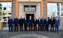 VALİ TAHİR ŞAHİN’DEN VAKFIKEBİR BELEDİYESİNE ZİYARET