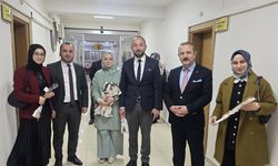 VAKFIKEBİR’DE KADINLAR GÜNÜ’NE ÇİÇEKLİ KUTLAMA