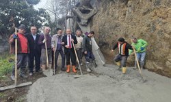 BAŞKAN KOÇAL ÇİZMELERİ GİYDİ, SAHA ÇALIŞMALARINA KATILDI