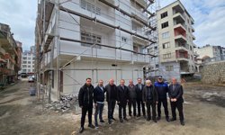 SAHİL CADDESİ’NDE CEPHE SAĞLIKLAŞTIRMA MESAİSİ BAŞLADI