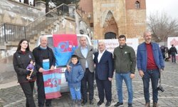 Kardeş Şehir Maraş’ta Doğuştan Fanatik Trabzonsporlu Resim Öğretmeni