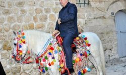 AĞASAR KÜLTÜRÜNDE VE DAYANIŞMASINDA İZ BIRAKAN KİŞİ