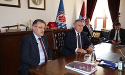 BAKAN BAK’TAN BÜYÜKŞEHİR’E ZİYARET Gençlik ve Spor Bakanı Osman Aşkın Bak, Trabzon Büyükşehir Belediyesi’ne ziyarette bu