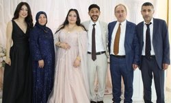 EMEKLİ EMNİYETÇİ KIZI DİLEK'İ NİŞANLADI