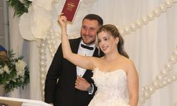 GENÇ ÇİFTE MUTLULUKLAR DİLİYORUZ
