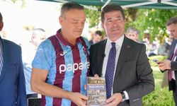 BAŞKAN KAYA, ‘TRABZONSPOR: FUTBOLDA ANADOLU DEVRİMİ’ KİTABININ İMZA GÜNÜNE KATILDI