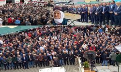 BAŞKAN KURUKIZ’IN ANNESİNİ MAHŞERİ KALABALIK UĞURLADI