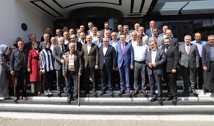 BAKAN KARAİSMAİLOĞLU MUHTARLARIN SORUNLARINI DİNLEDİ