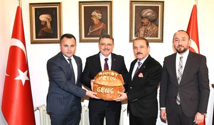 VAKFIKEBİR HEYETİNDEN BAŞKAN GENÇ’E ZİYARET