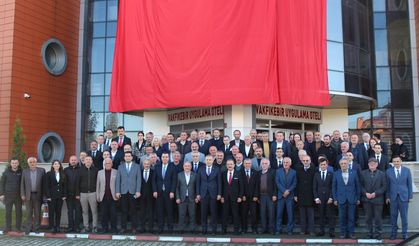 VALİ ŞAHİN VAKFIKEBİR’DE MUHTARLARLA BULUŞTU