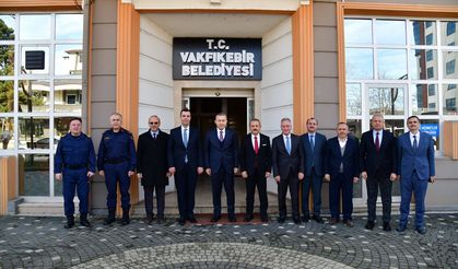 VALİ TAHİR ŞAHİN’DEN VAKFIKEBİR BELEDİYESİNE ZİYARET