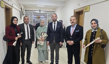 VAKFIKEBİR’DE KADINLAR GÜNÜ’NE ÇİÇEKLİ KUTLAMA