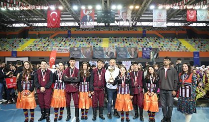 BÜYÜKŞEHİR HALK OYUNLARINDA ÇİFTE ŞAMPİYON