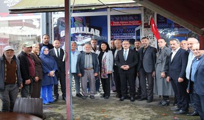 VAKFIKEBİR’DE ESNAFLA KUCAKLAŞTILAR