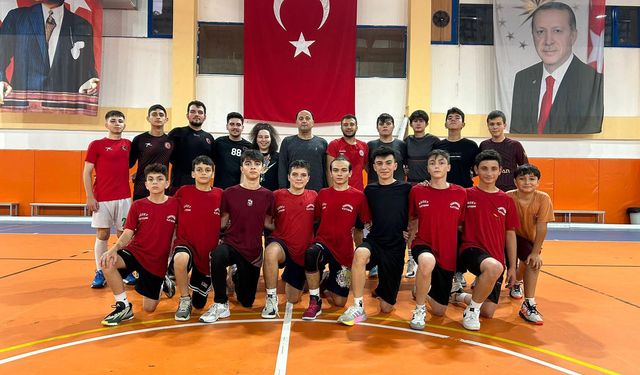 VAKFIKEBİR ATLETİK SPOR SAHAYA İNDİ