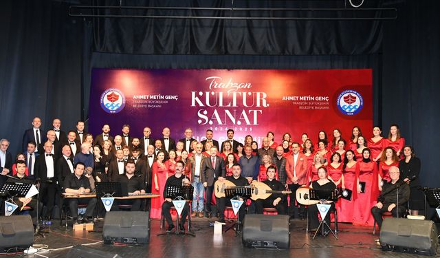 TÜRK MÜZİĞİ ŞÖLENİ SANATSEVERLERİ BÜYÜLEDİ