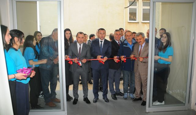 VAKFIKEBİR’DE BİLİM RÜZGARI ESTİ: TÜBİTAK 4006-A BİLİM FUARI AÇILDI