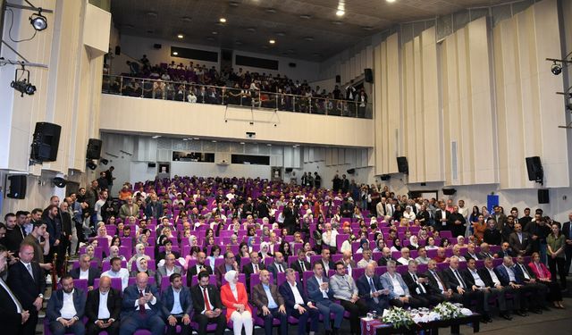 SÜLEYMAN SOYLU TRABZON’DA GENÇLERLE BULUŞTU