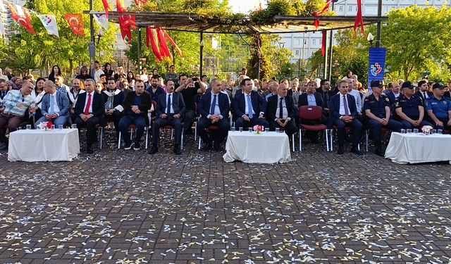 Beşikdüzü MYO 30. Mezunlarından 282 Kişi Kep Sevinci Yaşadı