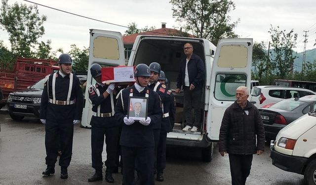 Emekli Uzman Çavuş Karagöz Geyikli’de  Askeri Törenle uğurlandı