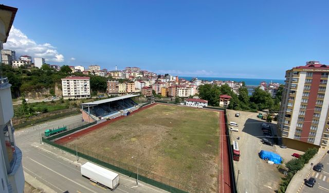 VAKFIKEBİR İLÇE STADYUMUNUN HALİ İÇLER AÇISI