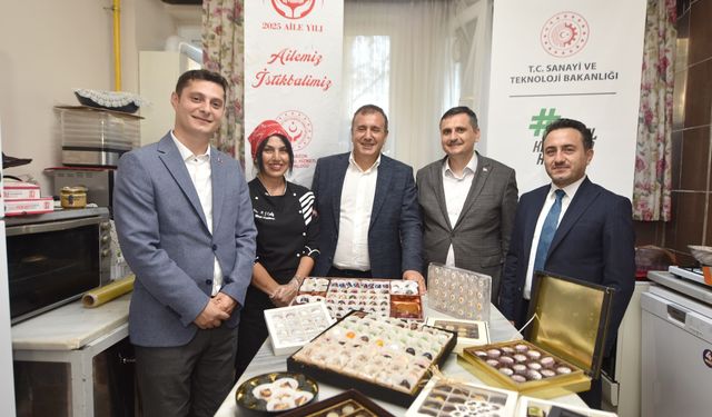 12 KIZ ÇOCUK BUTİK ÇİKOLATA ÜRETİMİ EĞİTİMİ ALIYOR