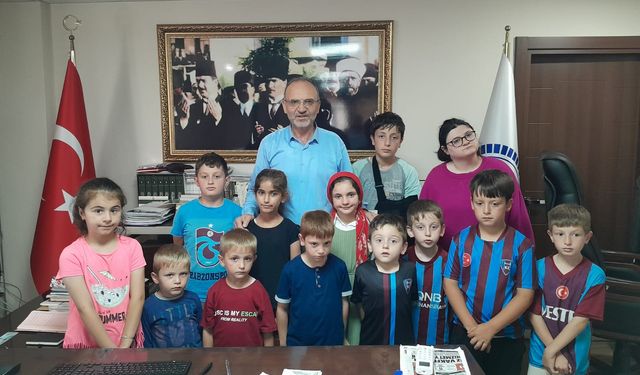 YAZ KUR’AN KURSU ÖĞRENCİLERİNDEN İLÇE MÜFTÜLÜĞÜNE ZİYARET