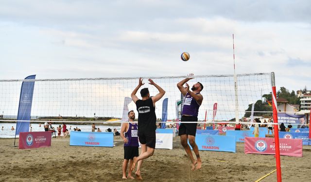 TRABZON’DA PLAJ VOLEYBOLU HEYECANI BAŞLIYOR