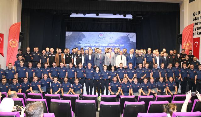 BAŞKAN GENÇ'TEN YENİ İTFAİYE PERSONELİNE TALİMAT: "VAZİFE BİLİNCİ VE SORUMLULUĞUNDAN ASLA TAVİZ VERMEYECEĞİZ!"