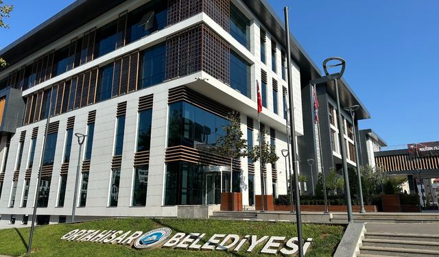 ORTAHİSAR BELEDİYESİ’NDEN ŞEHİTLERE SAYGI, YANGIN MAĞDURLARINA TAZİYE VE DAYANIŞMA