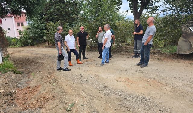 VAKFIKEBİR'DE YOL YAPIM SEFERBERLİĞİ SÜRÜYOR: BAŞKAN KOÇAL, ÇALIŞMALARI YERİNDE İNCELEDİ