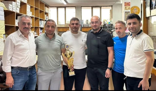 VAKFIKEBİR 1874 FK YÖNETİMİ GAZETEMİZİ ZİYARET ETTİ