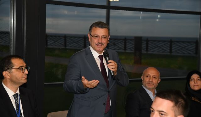 “TAM BAĞIMSIZLIK İÇİN AYAKTA DURMALIYIZ”