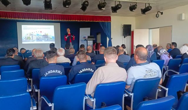 GENÇLİK MERKEZİ'NDE KAPSAMLI AFET EĞİTİMİ DÜZENLENDİ