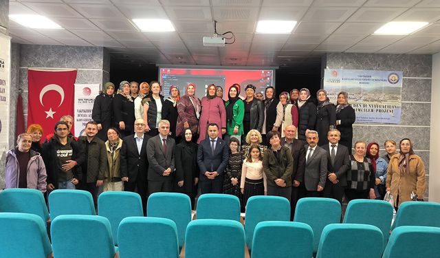 KADIN GİRİŞİMCİLERE YÖNELİK EĞİTİM SEMİNERİ DÜZENLENDİ