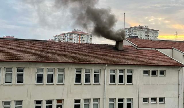VATANDAŞLAR: "BALKONA VE CAMA ÇIKAMIYORUZ, SAĞLIĞIMIZ TEHLİKEDE!"