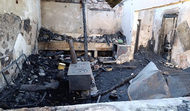 BİR SAAT İÇİNDE KÜL OLDU